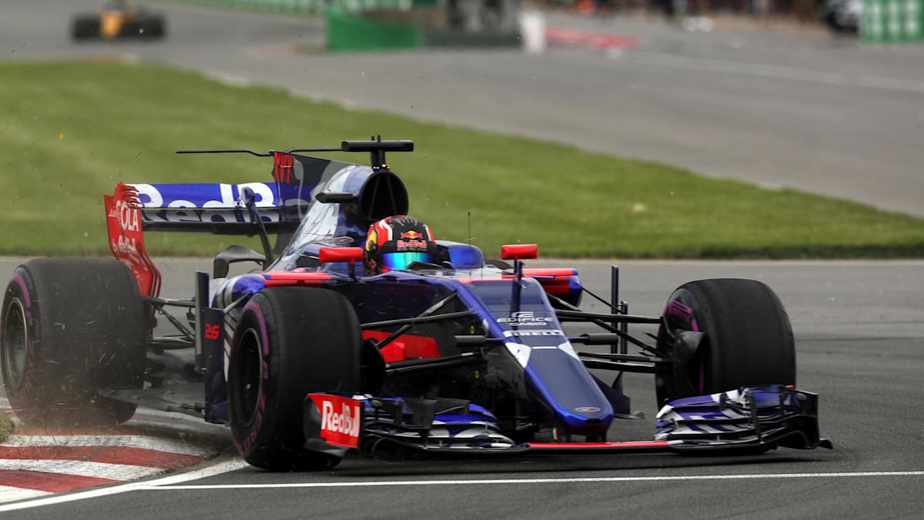 Daniil Kvyat (RUS) Scuderia Toro Rosso STR12 runs wide at Formula One World Championship, Rd7, Canadian Grand Prix, Practice, Montreal, Canada, Friday 9 June 2017. © Sutton Motorsport Images