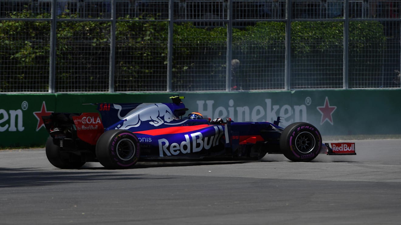 Carlos Sainz (ESP) Scuderia Toro Rosso STR12 spins at Formula One World Championship, Rd7, Canadian Grand Prix, Qualifying, Montreal, Canada, Saturday 10 June 2017. © Sutton Motorsport Images