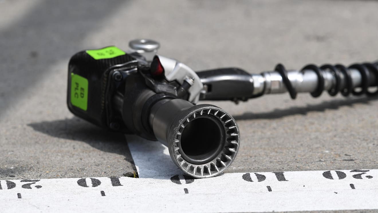 Wheel gun at Formula One World Championship, Rd2, Chinese Grand Prix, Qualifying, Shanghai, China, Saturday 8 April 2017. © Sutton Motorsport Images