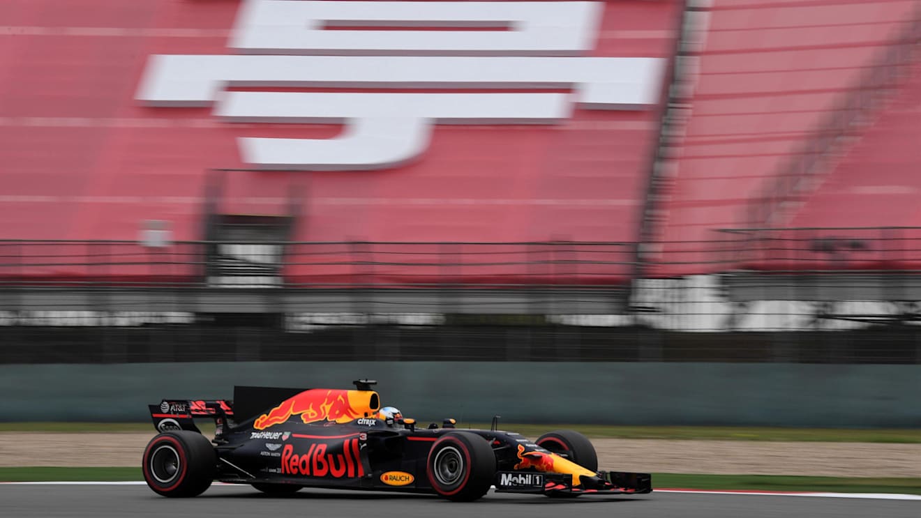 Daniel Ricciardo (AUS) Red Bull Racing RB13 at Formula One World Championship, Rd2, Chinese Grand Prix, Qualifying, Shanghai, China, Saturday 8 April 2017. © Sutton Motorsport Images