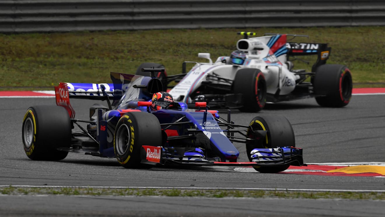 Daniil Kvyat (RUS) Scuderia Toro Rosso STR12 at Formula One World Championship, Rd2, Chinese Grand Prix, Qualifying, Shanghai, China, Saturday 8 April 2017. © Sutton Motorsport Images