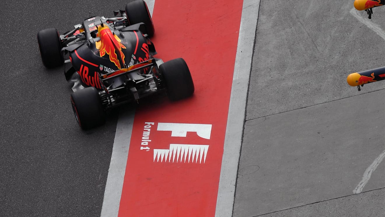 Daniel Ricciardo (AUS) Red Bull Racing RB13 at Formula One World Championship, Rd2, Chinese Grand Prix, Qualifying, Shanghai, China, Saturday 8 April 2017. © Sutton Motorsport Images