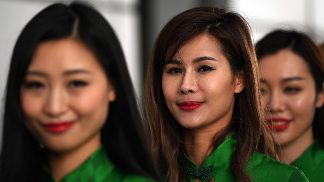 Grid girls at Formula One World Championship, Rd2, Chinese Grand Prix, Qualifying, Shanghai, China, Saturday 8 April 2017. © Sutton Motorsport Images