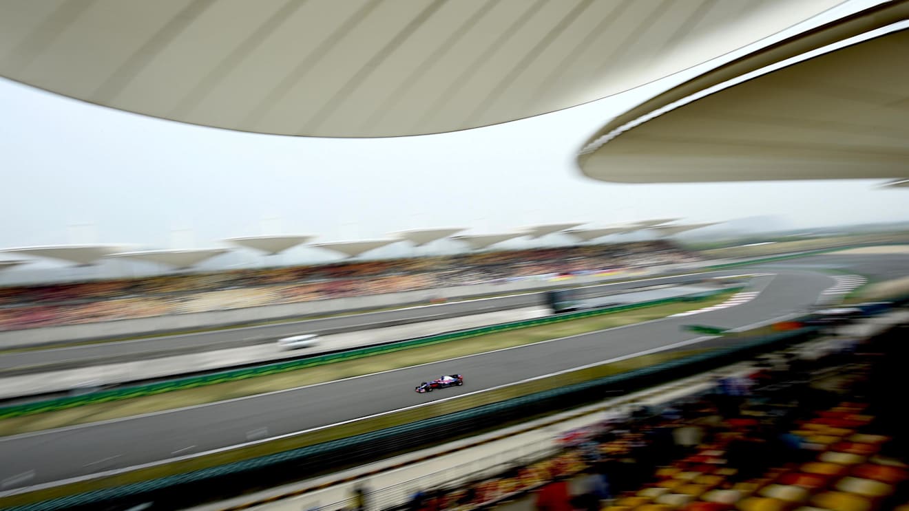 Daniil Kvyat (RUS) Scuderia Toro Rosso STR12 at Formula One World Championship, Rd2, Chinese Grand Prix, Qualifying, Shanghai, China, Saturday 8 April 2017. © Sutton Motorsport Images