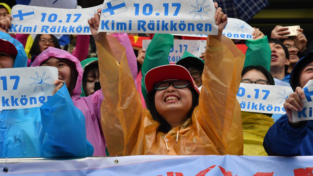 Kimi Raikkonen (FIN) Ferrari fans and banners at Formula One World Championship, Rd2, Chinese Grand Prix, Race, Shanghai, China, Sunday 9 April 2017. © Sutton Motorsport Images