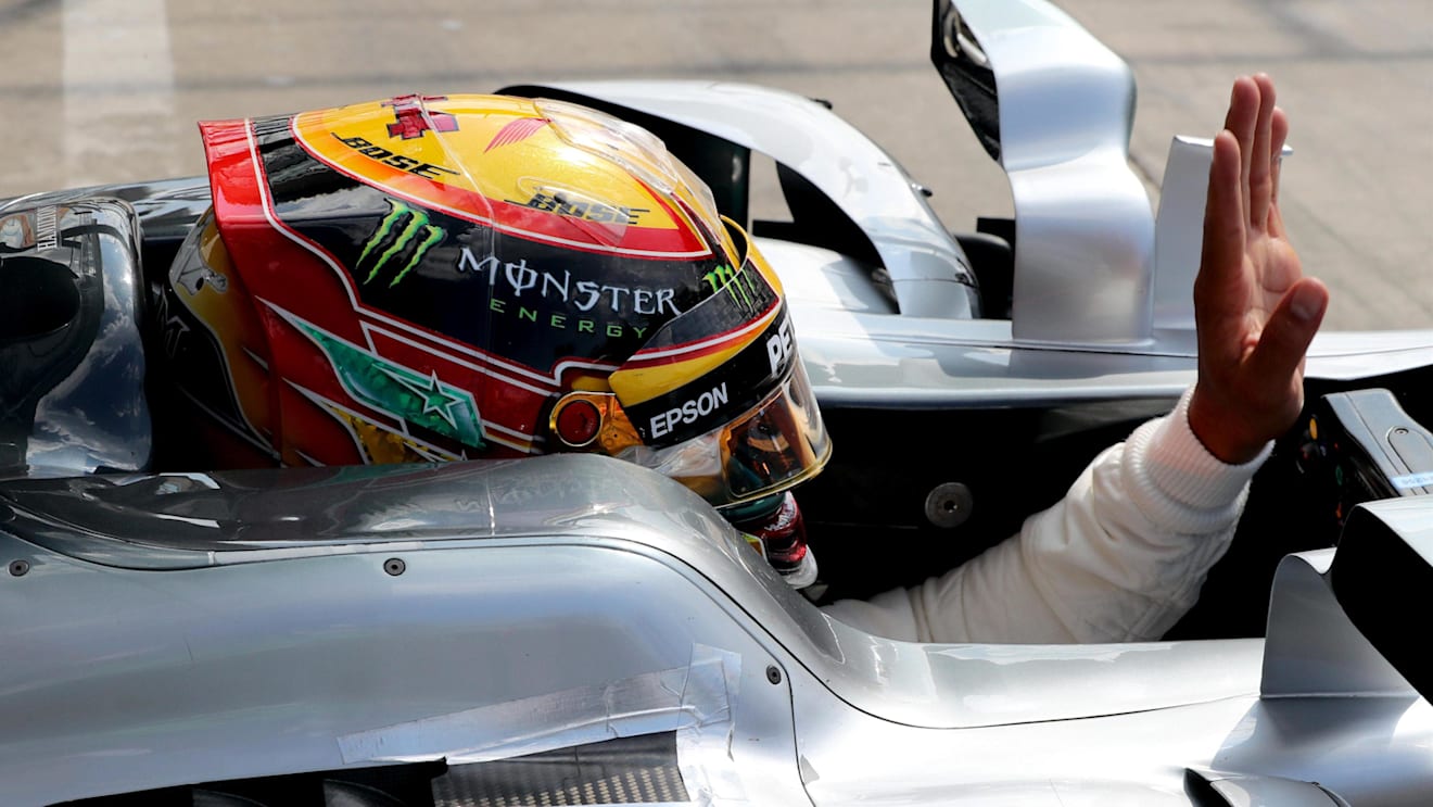 Lewis Hamilton (GBR) Mercedes-Benz F1 W08 Hybrid waves at Formula One World Championship, Rd13, Italian Grand Prix, Practice, Monza, Italy, Friday 1 September 2017. © Sutton Images