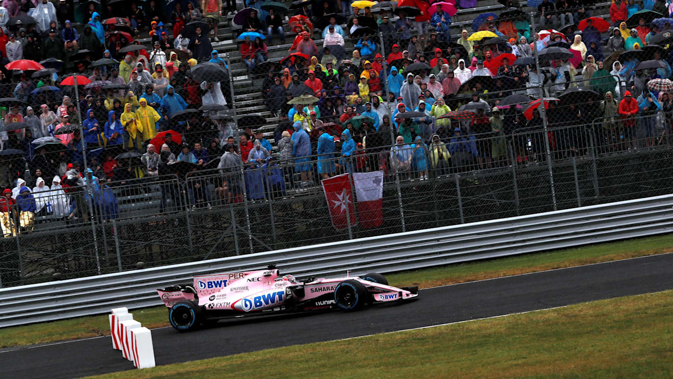 Sergio Perez (MEX) Force India VJM10 runs wide into the bollards at Formula One World Championship, Rd13, Italian Grand Prix, Qualifying, Monza, Italy, Saturday 2 September 2017. © Sutton Images