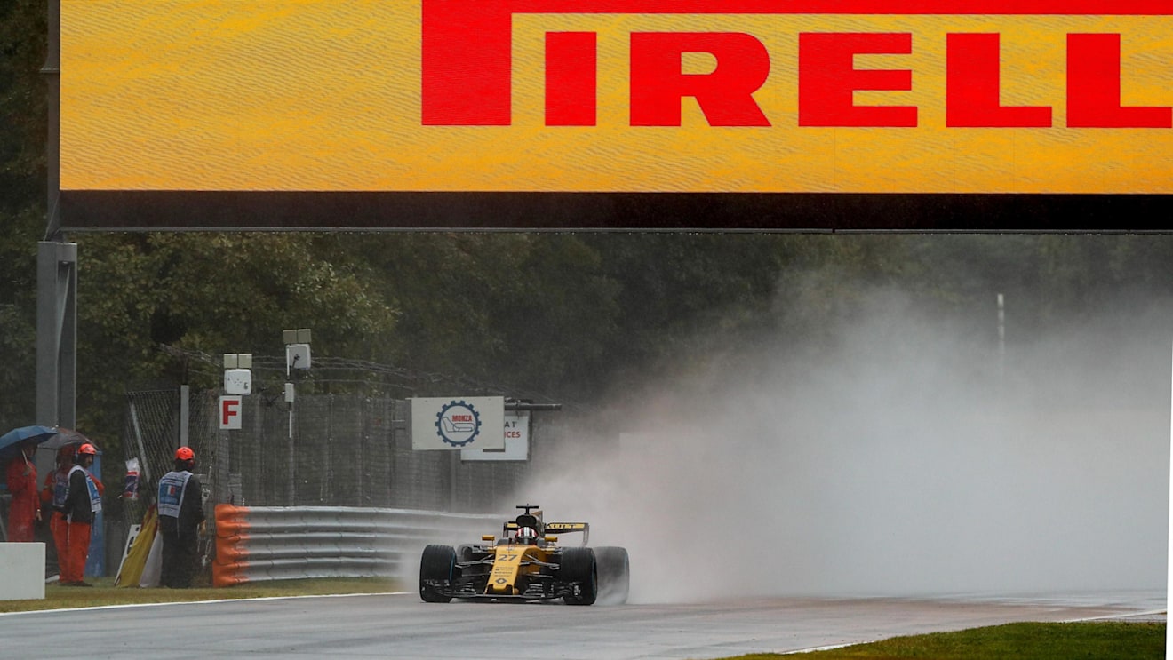 Nico Hulkenberg (GER) Renault Sport F1 Team RS17 at Formula One World Championship, Rd13, Italian Grand Prix, Qualifying, Monza, Italy, Saturday 2 September 2017. © Sutton Images