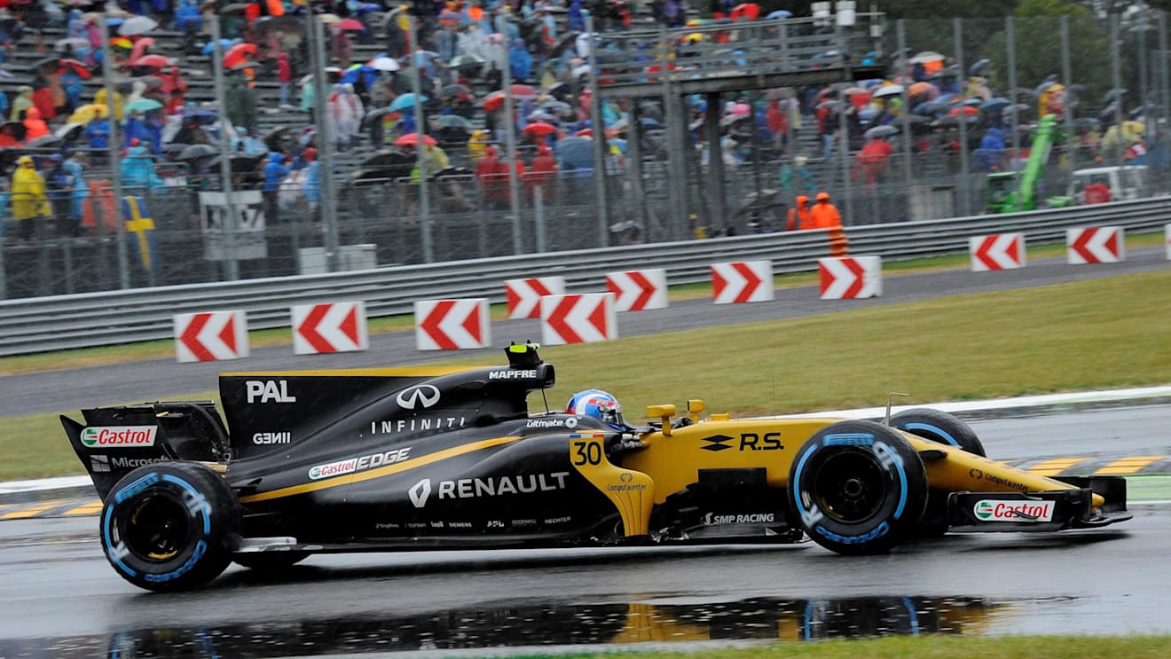 Jolyon Palmer (GBR) Renault Sport F1 Team RS17 at Formula One World Championship, Rd13, Italian Grand Prix, Qualifying, Monza, Italy, Saturday 2 September 2017. © Sutton Images