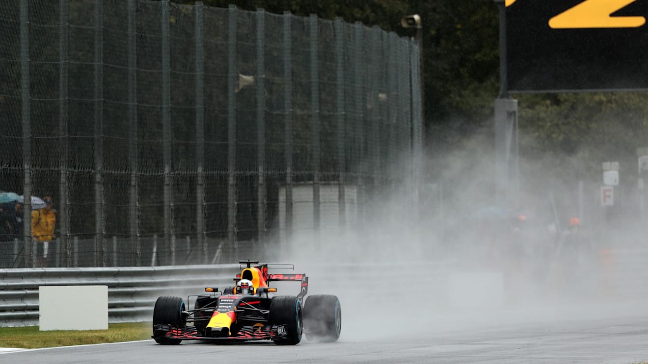 Daniel Ricciardo (AUS) Red Bull Racing RB13 at Formula One World Championship, Rd13, Italian Grand Prix, Qualifying, Monza, Italy, Saturday 2 September 2017. © Sutton Images