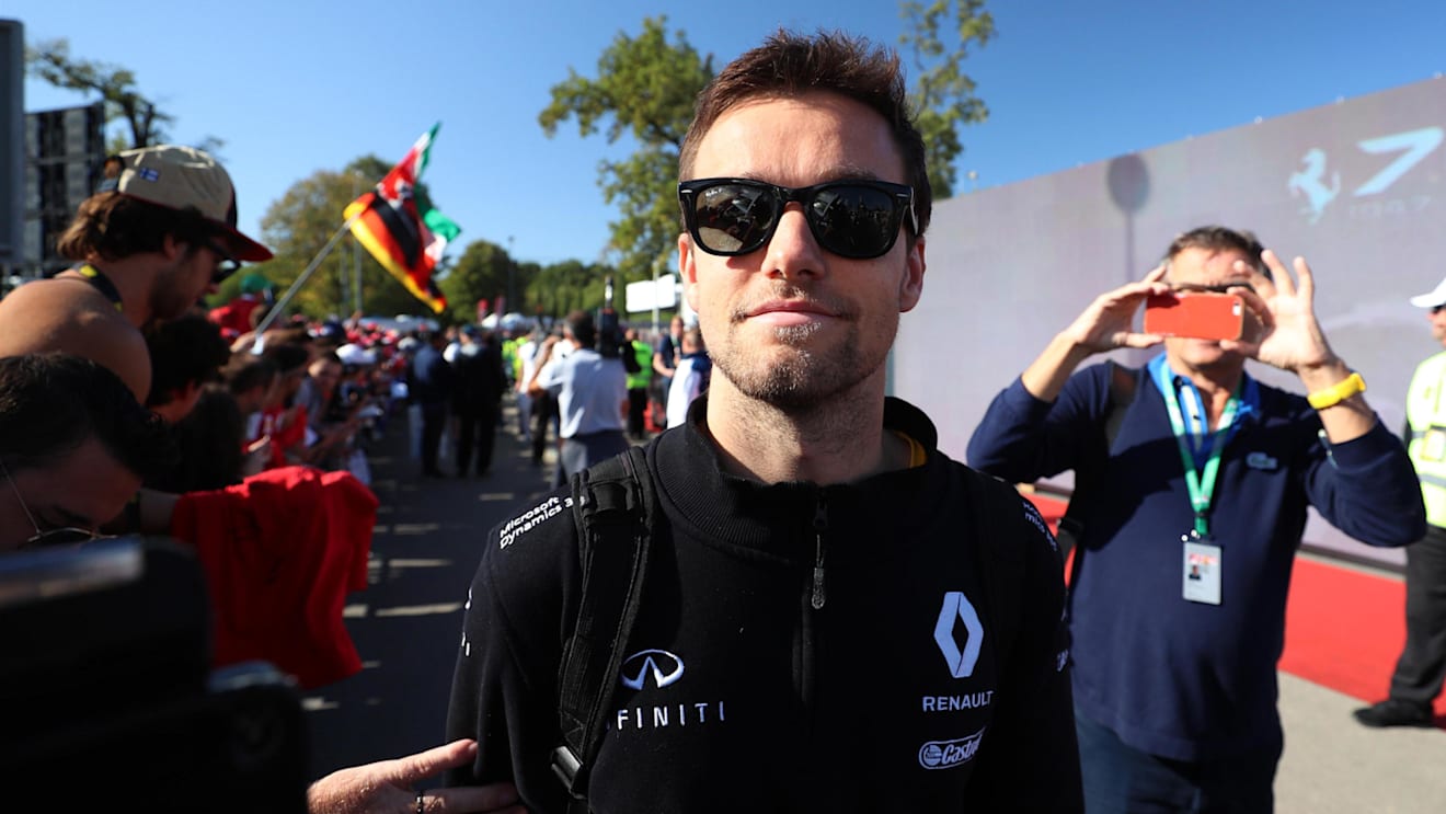 Jolyon Palmer (GBR) Renault Sport F1 Team at Formula One World Championship, Rd13, Italian Grand Prix, Qualifying, Monza, Italy, Sunday 3 September 2017. © Sutton Images