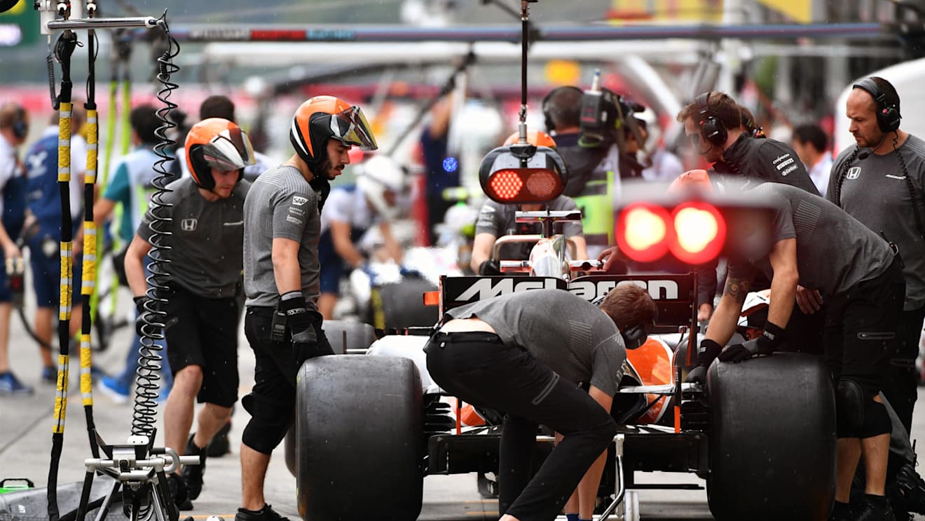 Fernando Alonso (ESP) McLaren MCL32 at Formula One World Championship, Rd16, Japanese Grand Prix, Practice, Suzuka, Japan, Friday 6 October 2017. © Mark Sutton/Sutton Images