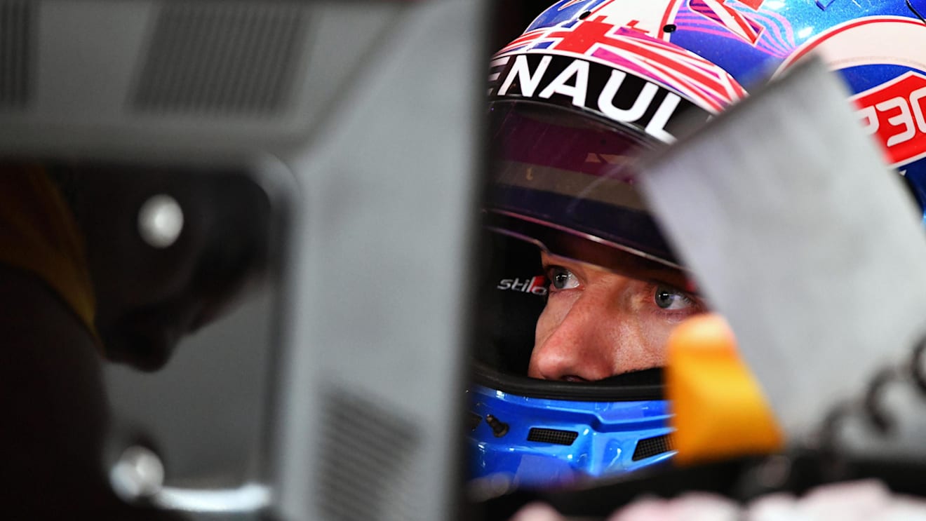 Jolyon Palmer (GBR) Renault Sport F1 Team RS17 at Formula One World Championship, Rd16, Japanese Grand Prix, Practice, Suzuka, Japan, Friday 6 October 2017. © Mark Sutton/Sutton Images