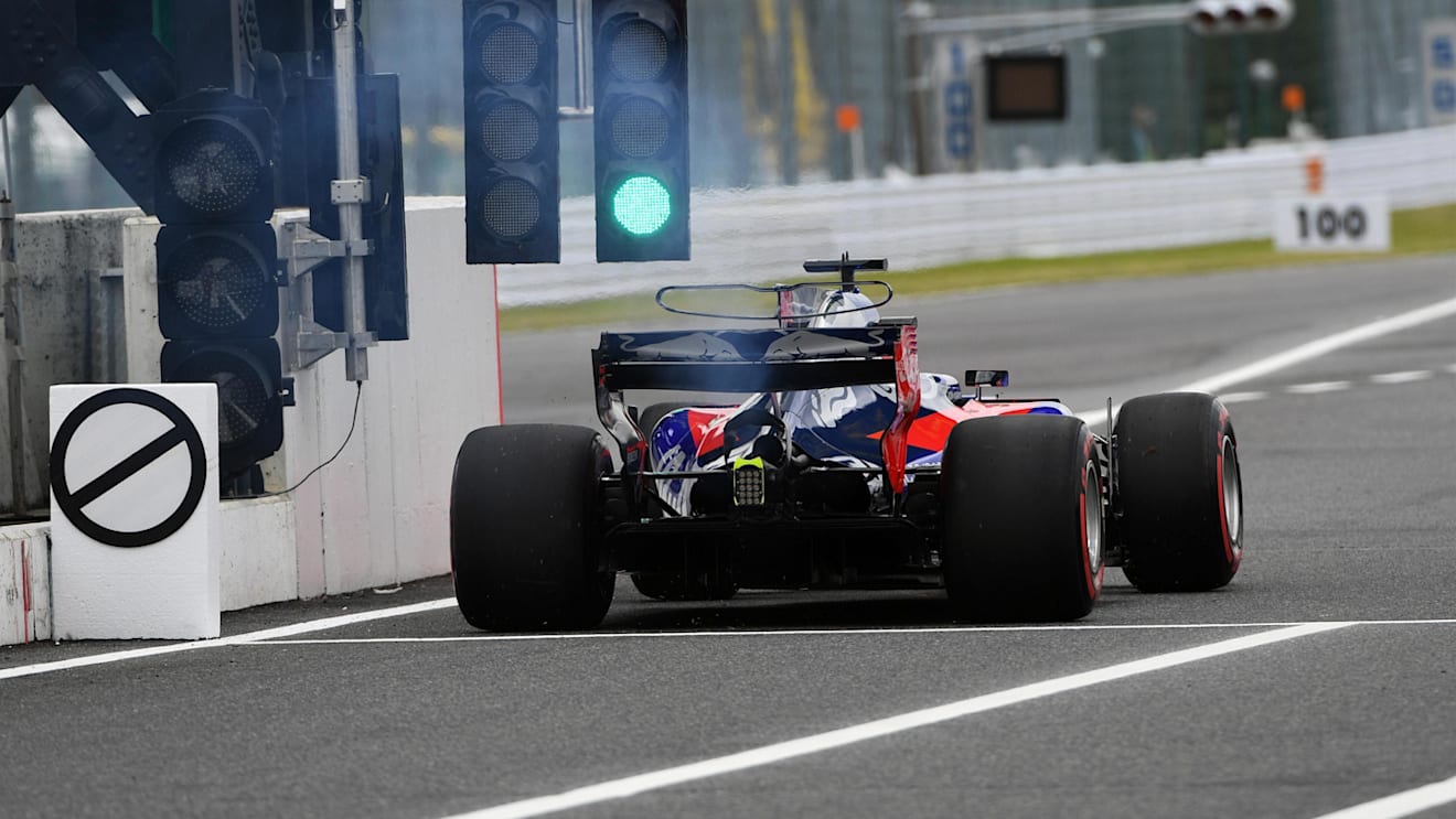 Pierre Gasly (FRA) Scuderia Toro Rosso STR12 at Formula One World Championship, Rd16, Japanese Grand Prix, Qualifying, Suzuka, Japan, Saturday 7 October 2017. © Kym Illman/Sutton Images