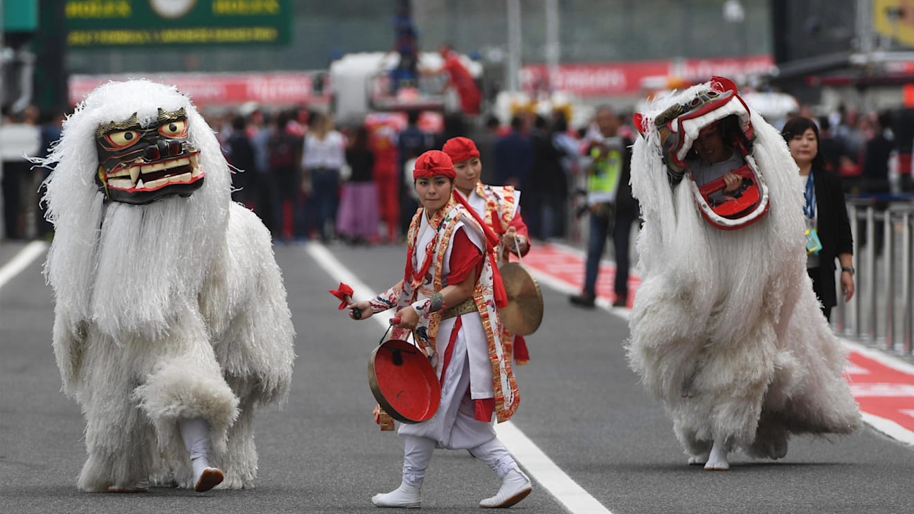 Entertainment at Formula One World Championship, Rd16, Japanese Grand Prix, Qualifying, Suzuka, Japan, Saturday 7 October 2017. © Mark Sutton/Sutton Images