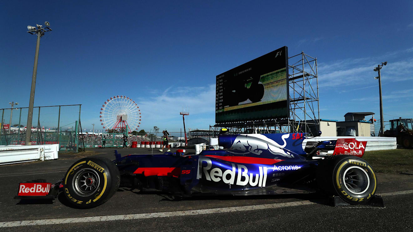 The retired car of Carlos Sainz (ESP) Scuderia Toro Rosso STR12 after crashig out of the race at Formula One World Championship, Rd16, Japanese Grand Prix, Race, Suzuka, Japan, Sunday 8 October 2017. © Kym Illman/Sutton Images