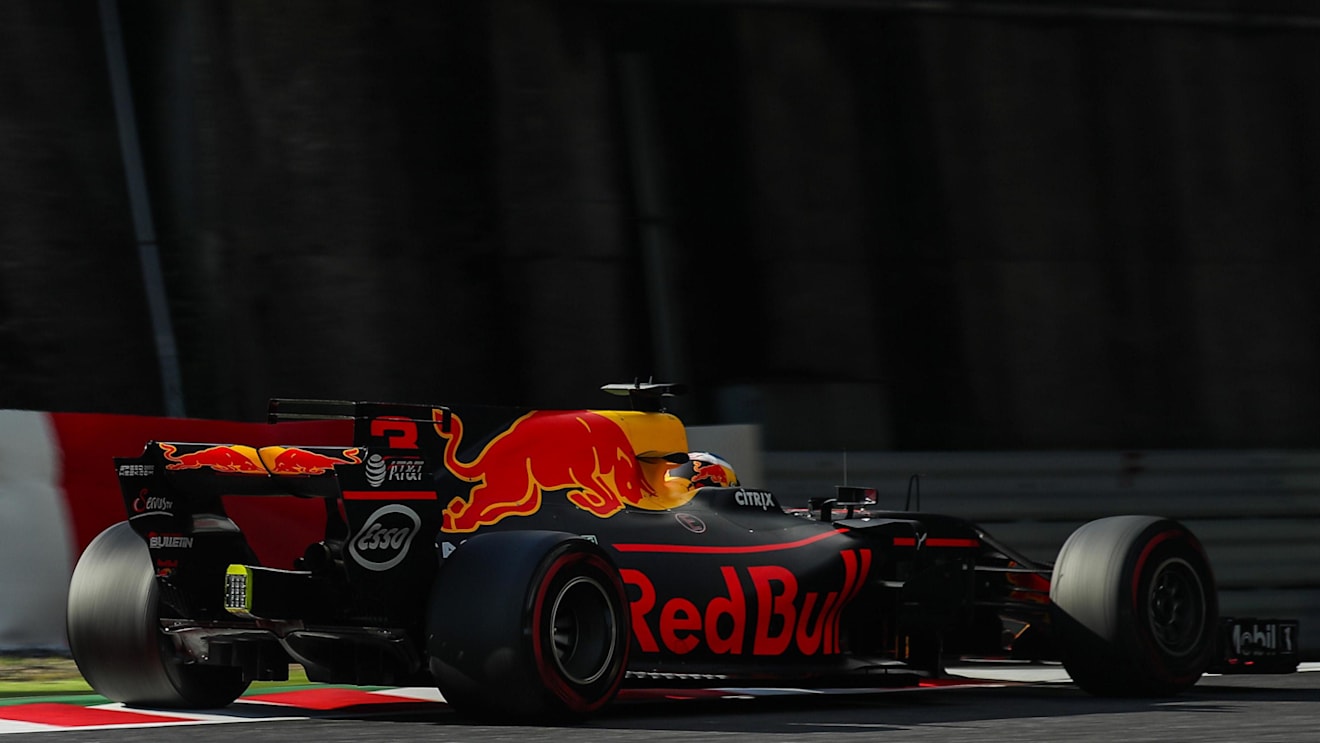 Daniel Ricciardo (AUS) Red Bull Racing RB13 at Formula One World Championship, Rd16, Japanese Grand Prix, Race, Suzuka, Japan, Sunday 8 October 2017. © Kym Illman/Sutton Images