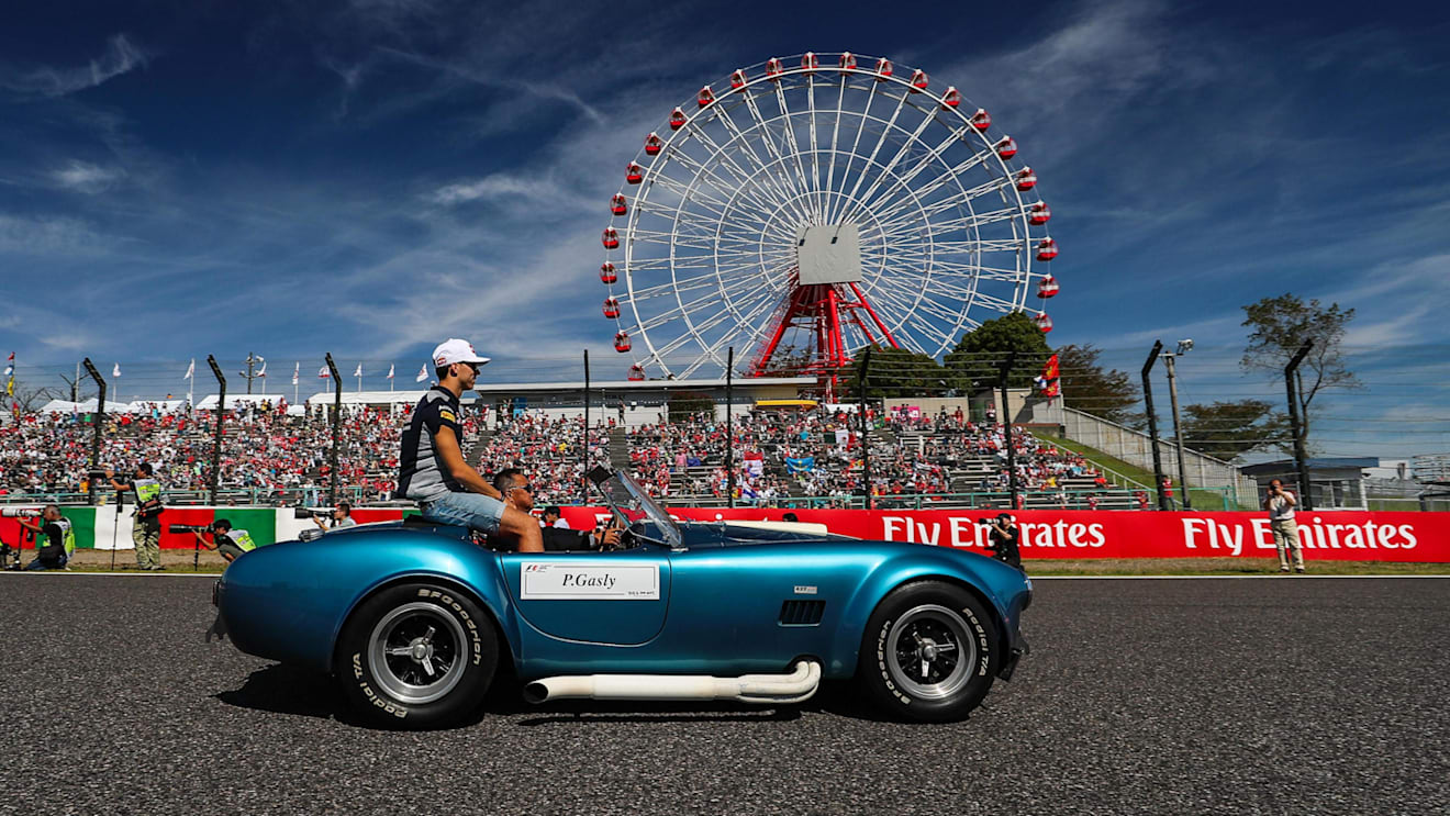 Pierre Gasly (FRA) Scuderia Toro Rosso on the drivers parade at Formula One World Championship, Rd16, Japanese Grand Prix, Race, Suzuka, Japan, Sunday 8 October 2017. © Kym Illman/Sutton Images