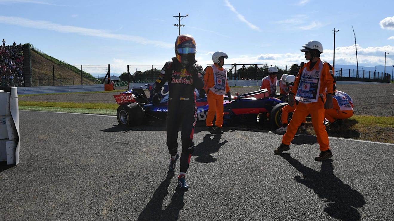Race retiree Carlos Sainz (ESP) Scuderia Toro Rosso at Formula One World Championship, Rd16, Japanese Grand Prix, Race, Suzuka, Japan, Sunday 8 October 2017. © Mark Sutton/Sutton Images