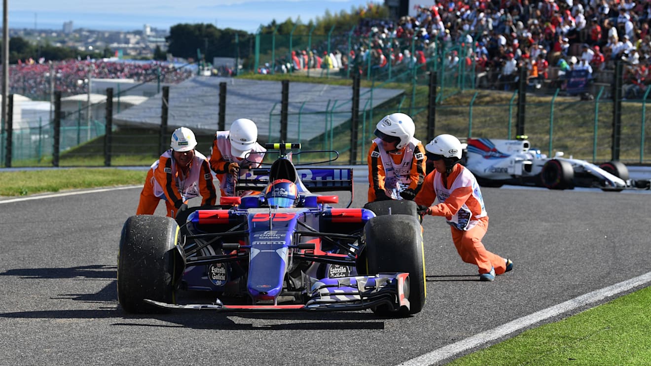 Carlos Sainz (ESP) Scuderia Toro Rosso STR12 retires from the race at Formula One World Championship, Rd16, Japanese Grand Prix, Race, Suzuka, Japan, Sunday 8 October 2017. © Mark Sutton/Sutton Images