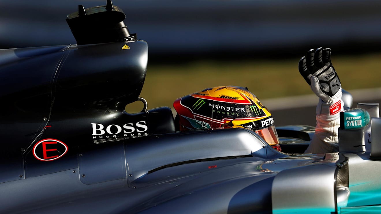 Race winner Lewis Hamilton (GBR) Mercedes-Benz F1 W08 Hybrid celebrates at Formula One World Championship, Rd16, Japanese Grand Prix, Race, Suzuka, Japan, Sunday 8 October 2017. © Glenn Dunbar/LAT/Sutton Images