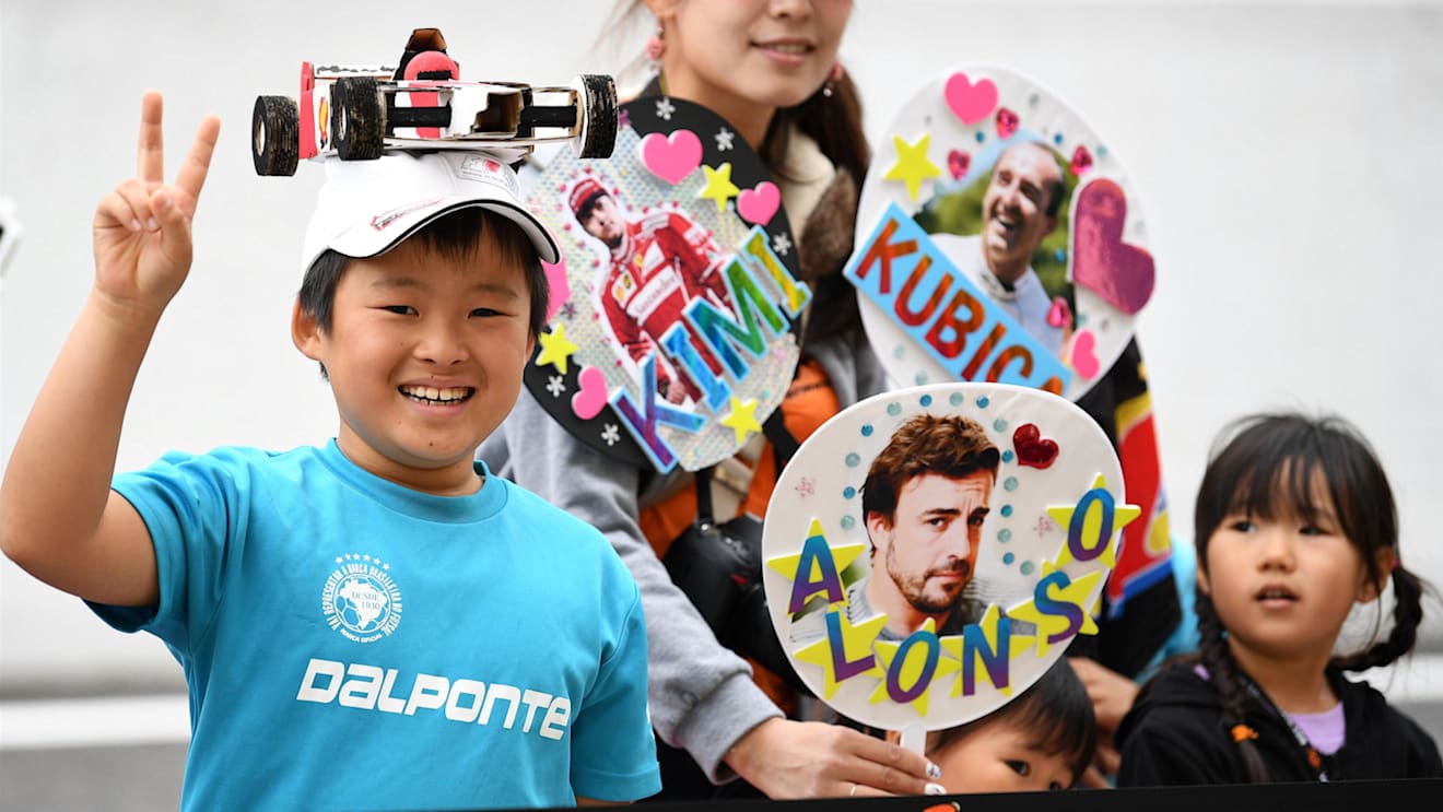 Fans at Formula One World Championship, Rd16, Japanese Grand Prix, Preparations, Suzuka, Japan, Thursday 5 October 2017. © Mark Sutton/Sutton Images