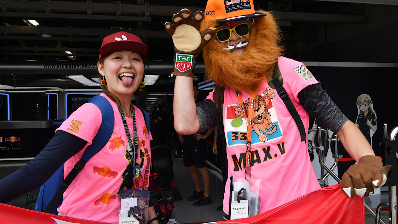 Max Verstappen (NED) Red Bull Racing fans at Formula One World Championship, Rd16, Japanese Grand Prix, Preparations, Suzuka, Japan, Thursday 5 October 2017. © Mark Sutton/Sutton Images
