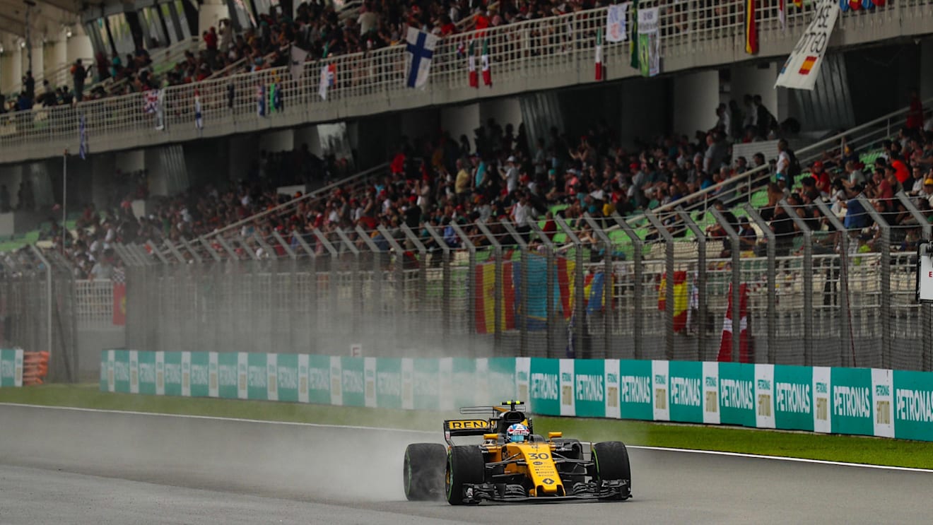 Jolyon Palmer (GBR) Renault Sport F1 Team RS17 at Formula One World Championship, Rd15, Malaysian Grand Prix, Practice, Sepang, Malaysia, Friday 29 September 2017. © Kym Illman/Sutton Images