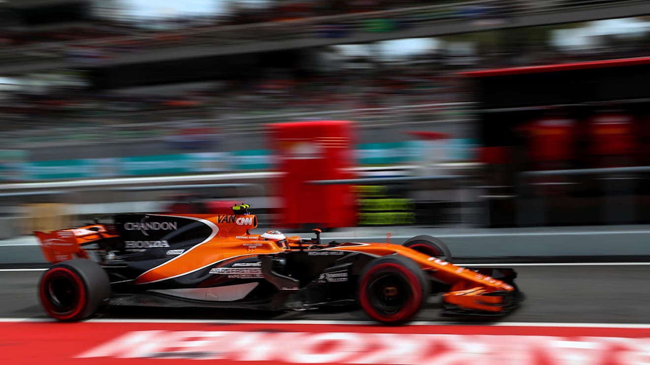 Stoffel Vandoorne (BEL) McLaren MCL32 at Formula One World Championship, Rd15, Malaysian Grand Prix, Practice, Sepang, Malaysia, Friday 29 September 2017. © Rubio/Sutton Images