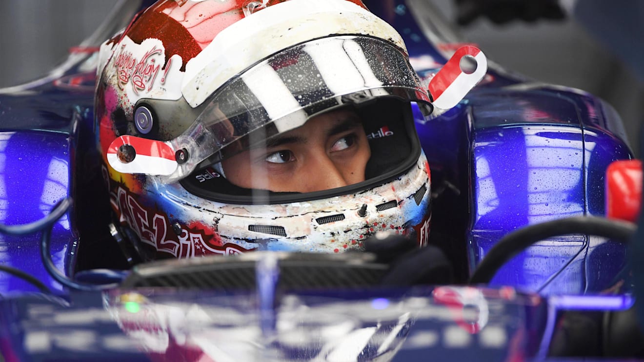 Sean Gelael (INA) Scuderia Toro Rosso STR12 at Formula One World Championship, Rd15, Malaysian Grand Prix, Practice, Sepang, Malaysia, Friday 29 September 2017. © Mark Sutton/Sutton Images