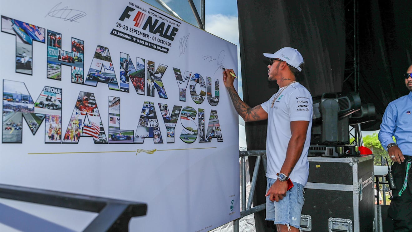 Lewis Hamilton (GBR) Mercedes AMG F1 at Formula One World Championship, Rd15, Malaysian Grand Prix, Qualifying, Sepang, Malaysia, Saturday 30 September 2017. © Kym Illman/Sutton Images