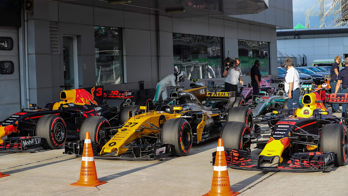 Valtteri Bottas (FIN) Mercedes AMG F1 in parc ferme at Formula One World Championship, Rd15, Malaysian Grand Prix, Qualifying, Sepang, Malaysia, Saturday 30 September 2017. © Kym Illman/Sutton Images