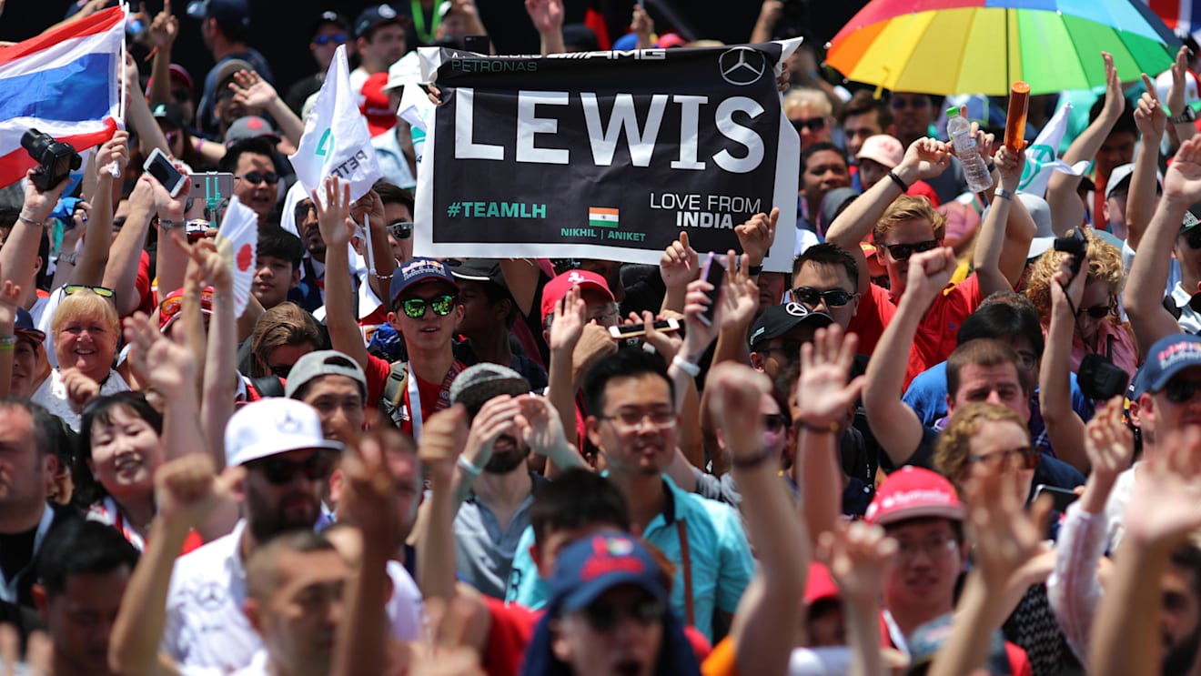 Lewis Hamilton (GBR) Mercedes AMG F1 fans and banner at Formula One World Championship, Rd15, Malaysian Grand Prix, Qualifying, Sepang, Malaysia, Saturday 30 September 2017. © Kym Illman/Sutton Images