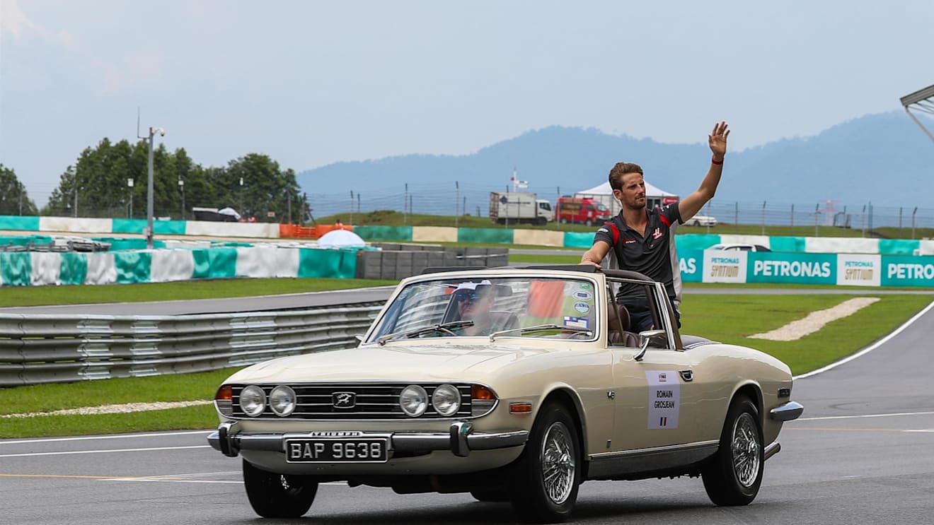 Romain Grosjean (FRA) Haas F1 on the drivers parade at Formula One World Championship, Rd15, Malaysian Grand Prix, Race, Sepang, Malaysia, Sunday 1 October 2017. © Kym Illman/Sutton Images