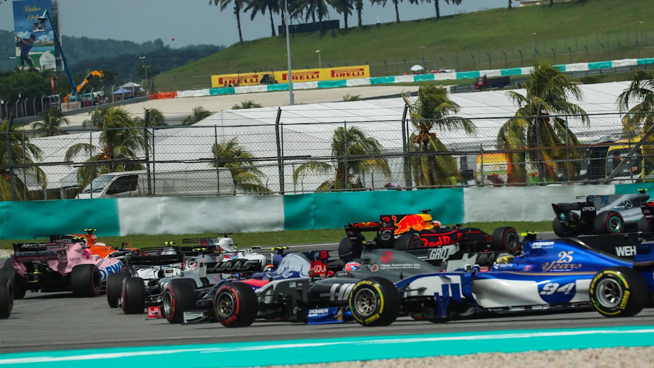 Start of the race at Formula One World Championship, Rd15, Malaysian Grand Prix, Race, Sepang, Malaysia, Sunday 1 October 2017. © Kym Illman/Sutton Images