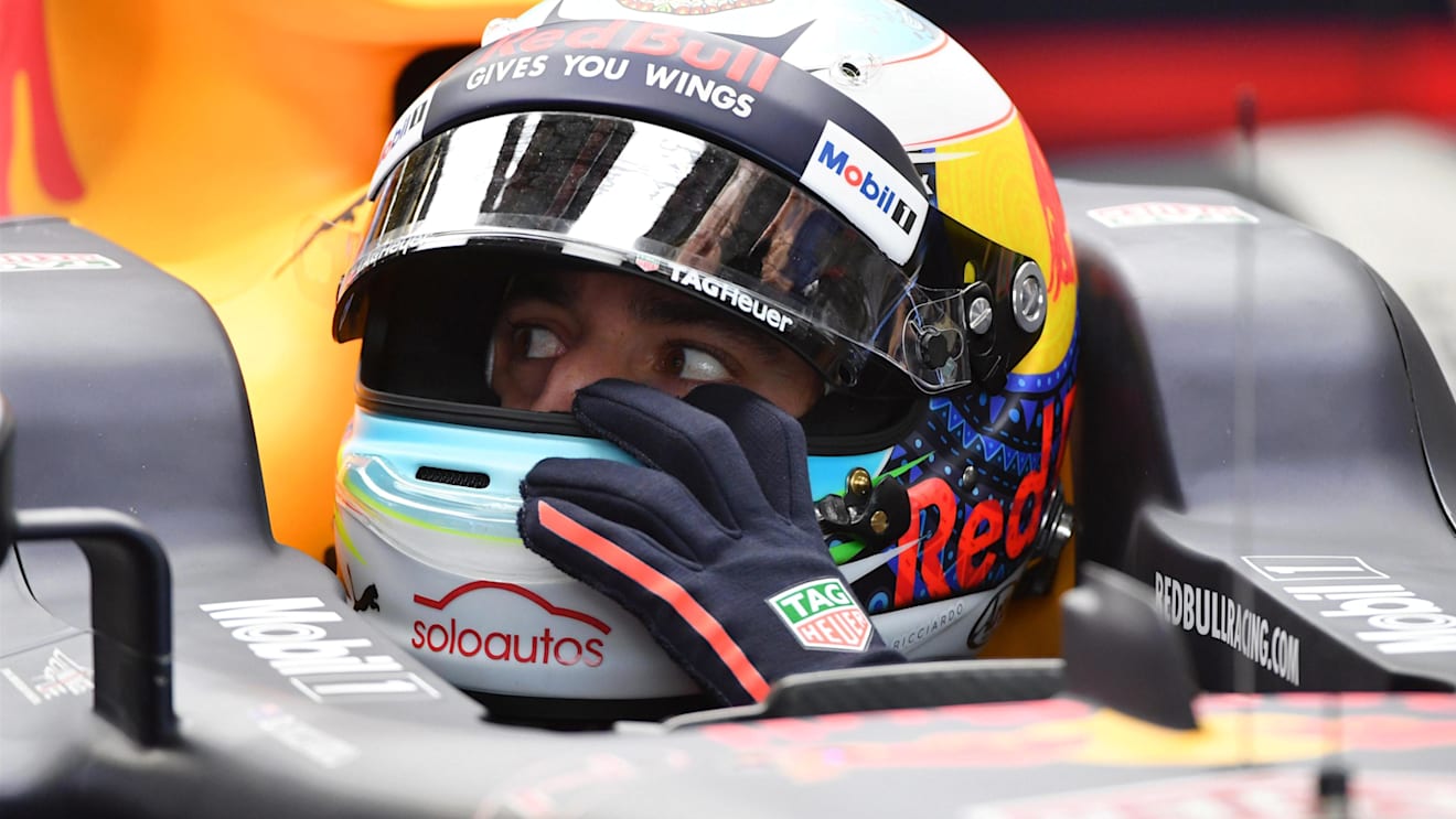 Daniel Ricciardo (AUS) Red Bull Racing RB13 at Formula One World Championship, Rd18, Mexican Grand Prix, Practice, Circuit Hermanos Rodriguez, Mexico City, Mexico, Friday 27 October 2017. © Mark Sutton/Sutton Images