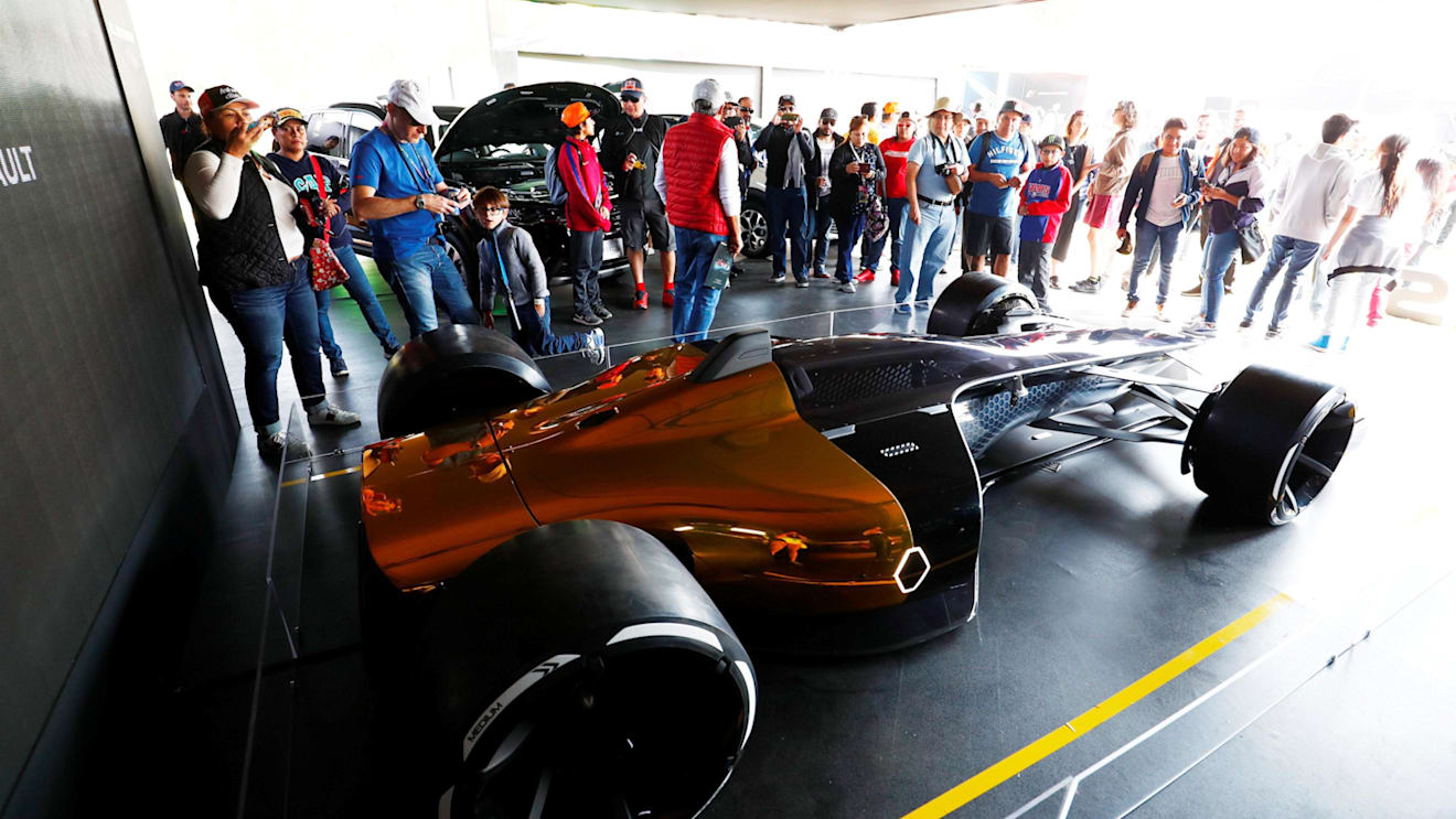 Fans and showcar at Formula One World Championship, Rd18, Mexican Grand Prix, Qualifying, Circuit Hermanos Rodriguez, Mexico City, Mexico, Saturday 28 October 2017. © Sam Bloxham/LAT/Sutton Images
