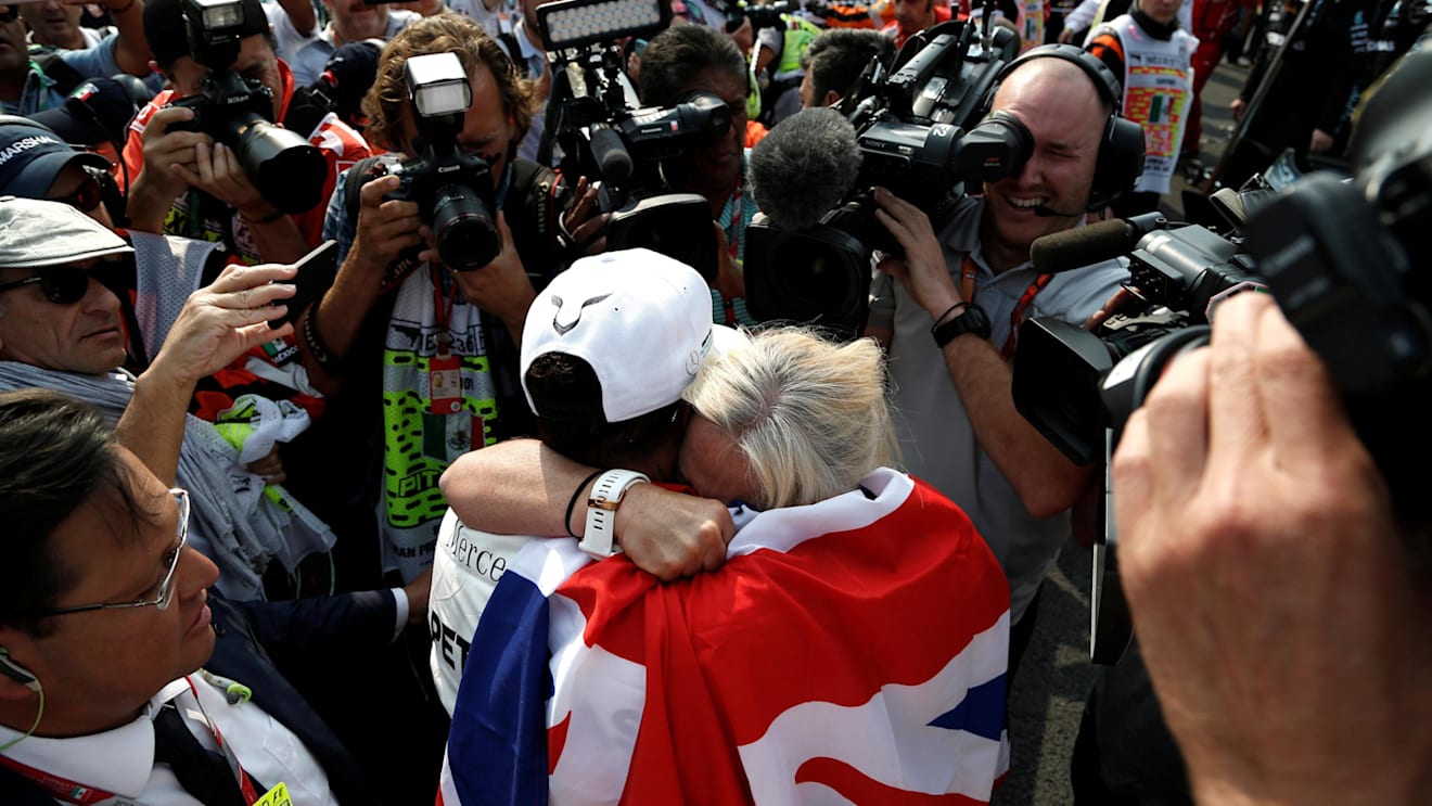 World Champion Lewis Hamilton (GBR) Mercedes AMG F1 celebrates with his Step Mother Linda Hamilton (GBR) in parc ferme at Formula One World Championship, Rd18, Mexican Grand Prix, Race, Circuit Hermanos Rodriguez, Mexico City, Mexico, Sunday 29 October 2017. © Manuel Goria/Sutton Images