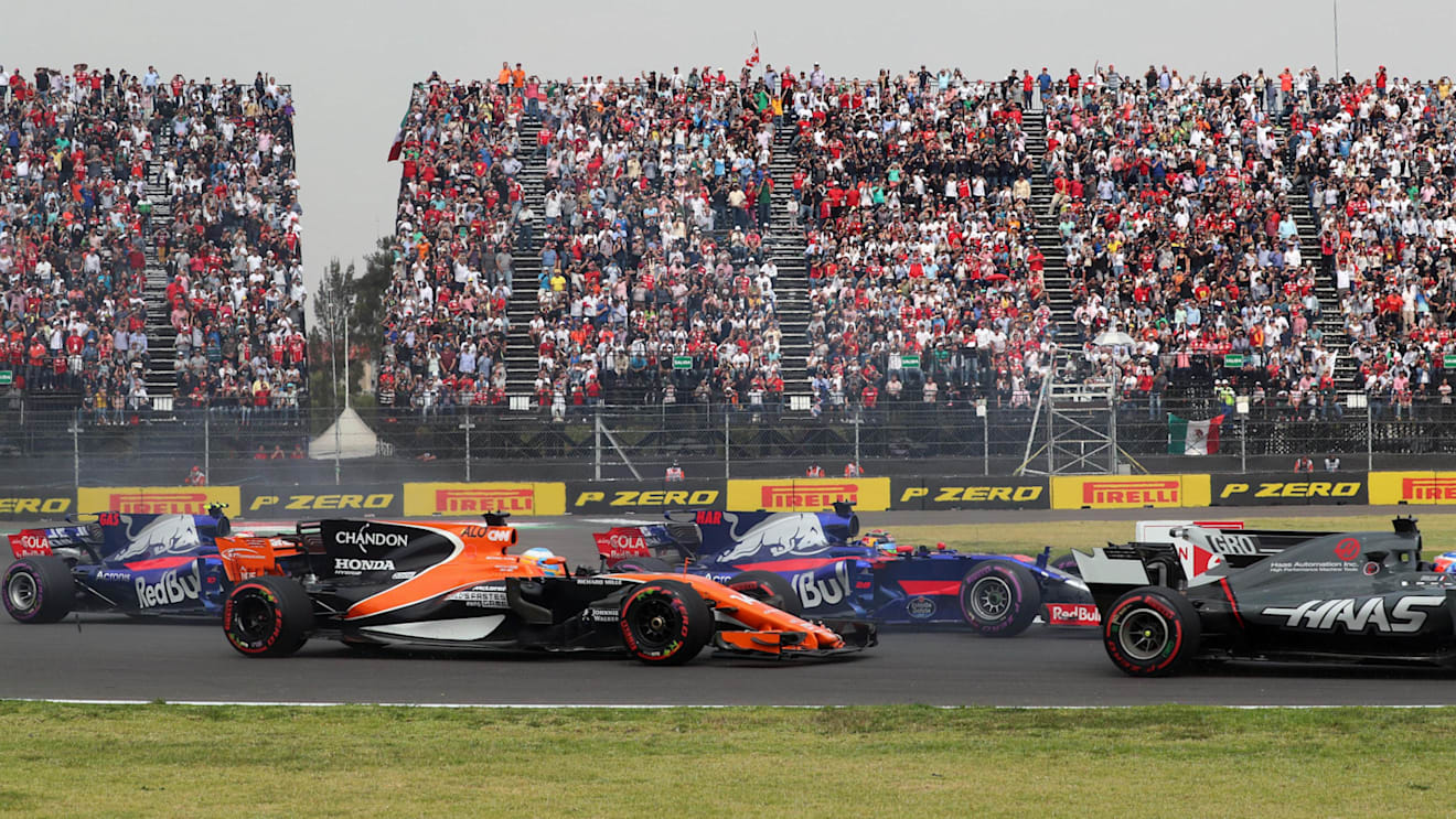 Fernando Alonso (ESP) McLaren MCL32 at the start of the race at Formula One World Championship, Rd18, Mexican Grand Prix, Race, Circuit Hermanos Rodriguez, Mexico City, Mexico, Sunday 29 October 2017. © Kym Illman/Sutton Images