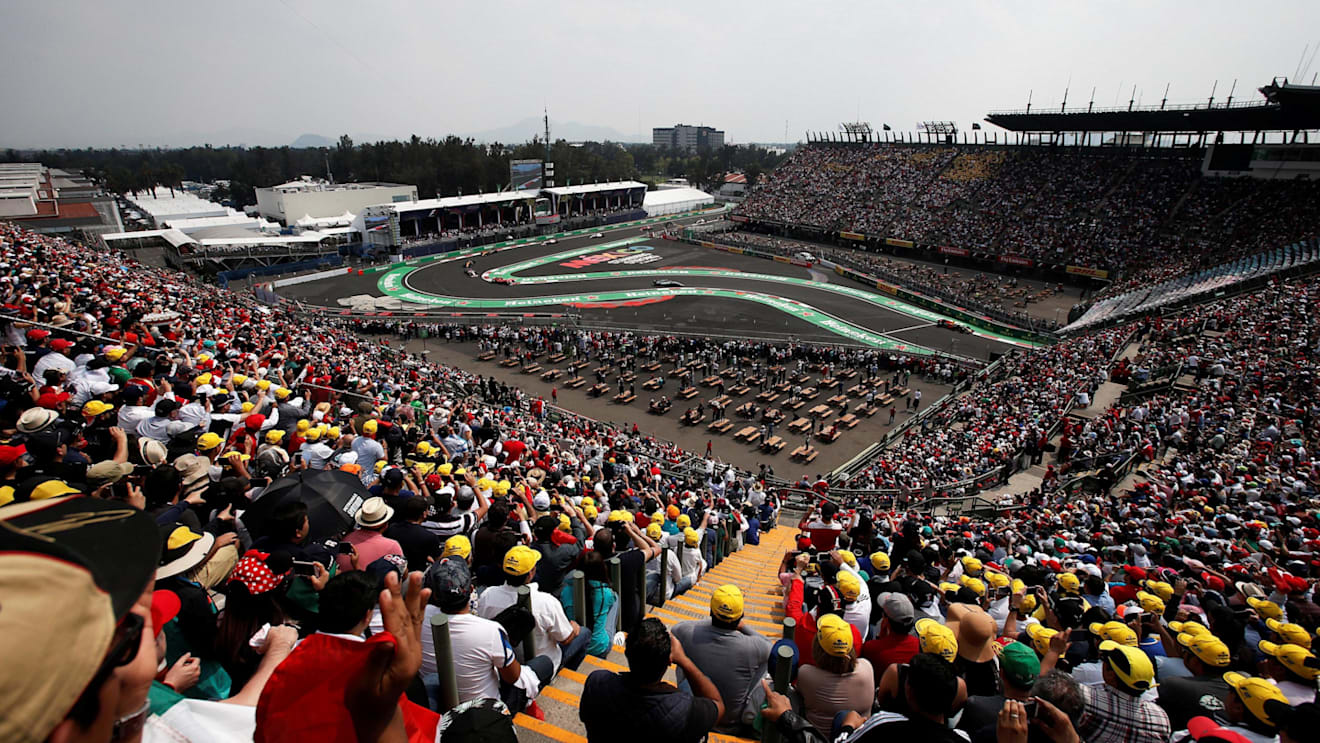 Max Verstappen (NED) Red Bull Racing RB13 leads on lap one at Formula One World Championship, Rd18, Mexican Grand Prix, Race, Circuit Hermanos Rodriguez, Mexico City, Mexico, Sunday 29 October 2017. © Manuel Goria/Sutton Images