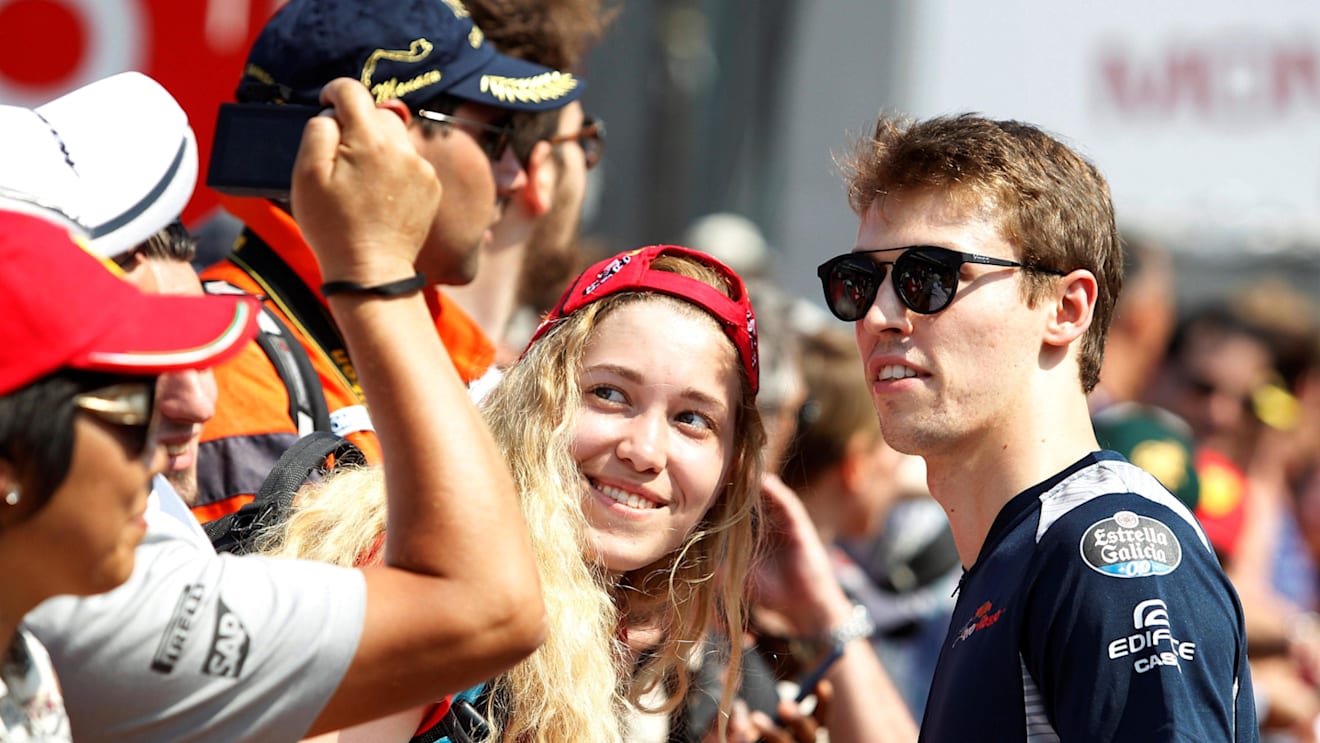 Daniil Kvyat (RUS) Scuderia Toro Rosso fans selfie at Formula One World Championship, Rd6, Monaco Grand Prix, Monte-Carlo, Monaco, Friday 26 May 2017. © Sutton Images