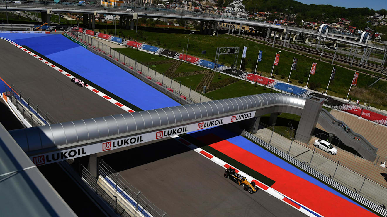Jolyon Palmer (GBR) Renault Sport F1 Team RS17 at Formula One World Championship, Rd4, Russian Grand Prix, Practice, Sochi Autodrom, Sochi, Krasnodar Krai, Russia, Friday 28 April 2017. © Sutton Motorsport Images