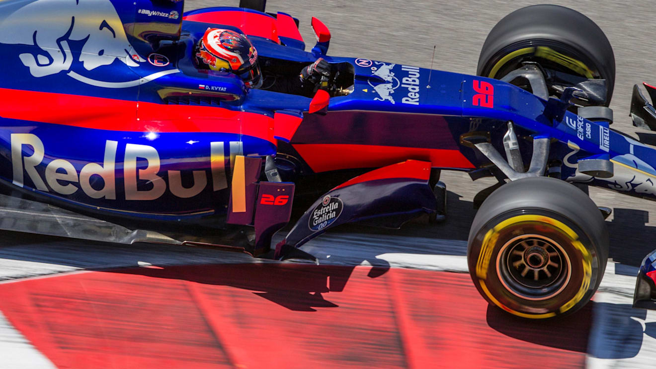 Daniil Kvyat (RUS) Scuderia Toro Rosso STR12 at Formula One World Championship, Rd4, Russian Grand Prix, Practice, Sochi Autodrom, Sochi, Krasnodar Krai, Russia, Friday 28 April 2017. © Sutton Motorsport Images