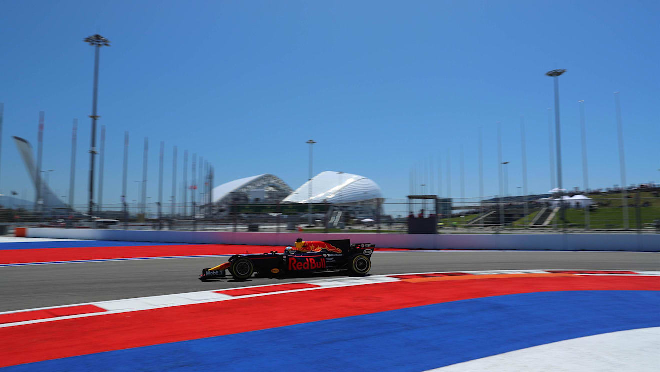 Daniel Ricciardo (AUS) Red Bull Racing RB13 at Formula One World Championship, Rd4, Russian Grand Prix, Practice, Sochi Autodrom, Sochi, Krasnodar Krai, Russia, Friday 28 April 2017. © Sutton Motorsport Images