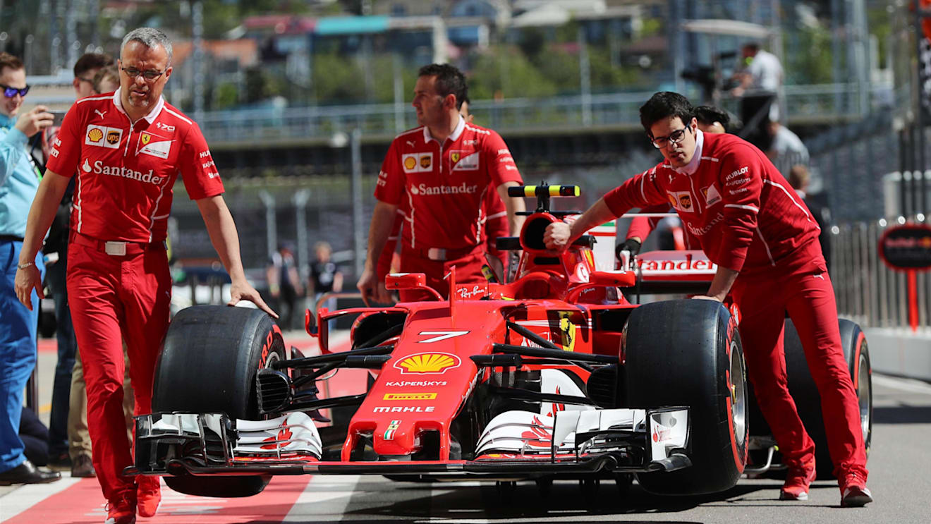 Ferrari mechanics with Ferrari SF70-H at Formula One World Championship, Rd4, Russian Grand Prix, Practice, Sochi Autodrom, Sochi, Krasnodar Krai, Russia, Friday 28 April 2017. © Sutton Motorsport Images