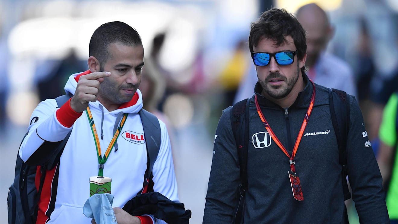 Fernando Alonso (ESP) McLaren and Tom Castermans, Bell Helmets F1 Co-ordinator at Formula One World Championship, Rd4, Russian Grand Prix, Practice, Sochi Autodrom, Sochi, Krasnodar Krai, Russia, Friday 28 April 2017. © Sutton Motorsport Images
