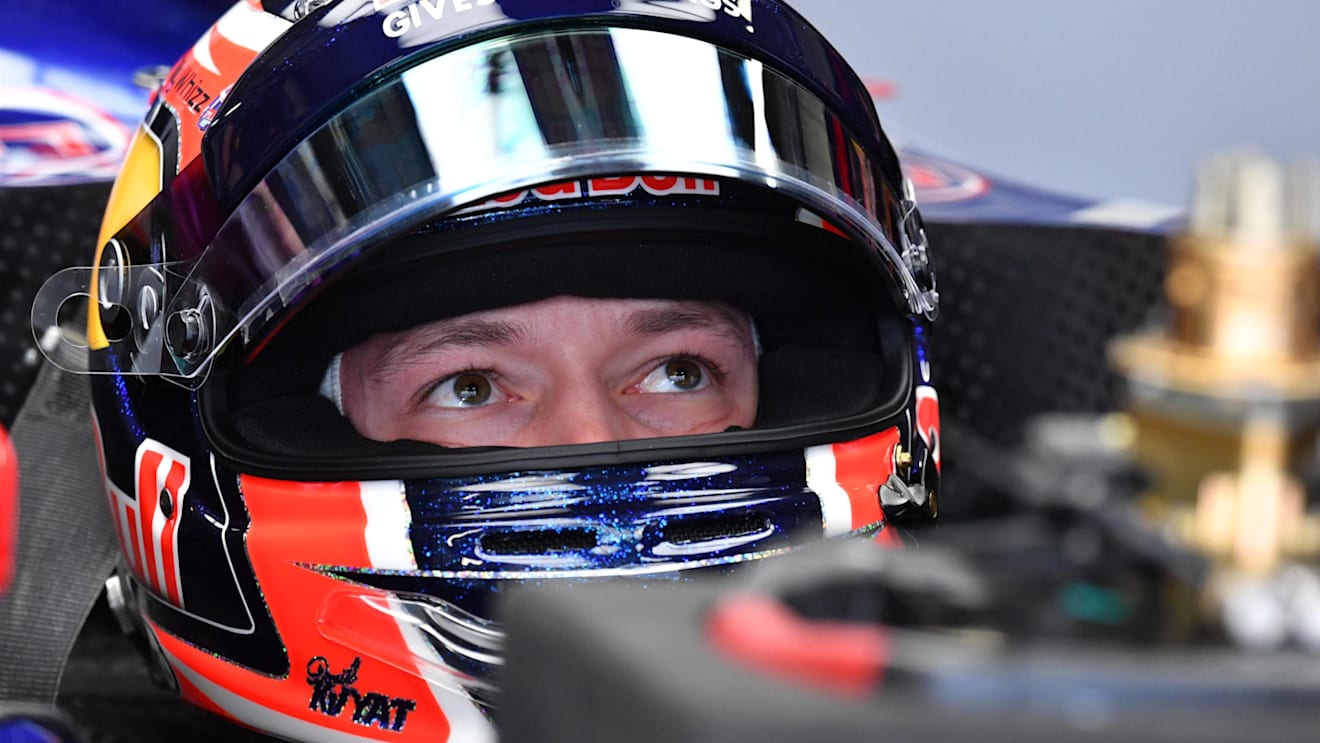 Daniil Kvyat (RUS) Scuderia Toro Rosso STR12 at Formula One World Championship, Rd4, Russian Grand Prix, Practice, Sochi Autodrom, Sochi, Krasnodar Krai, Russia, Friday 28 April 2017. © Sutton Motorsport Images