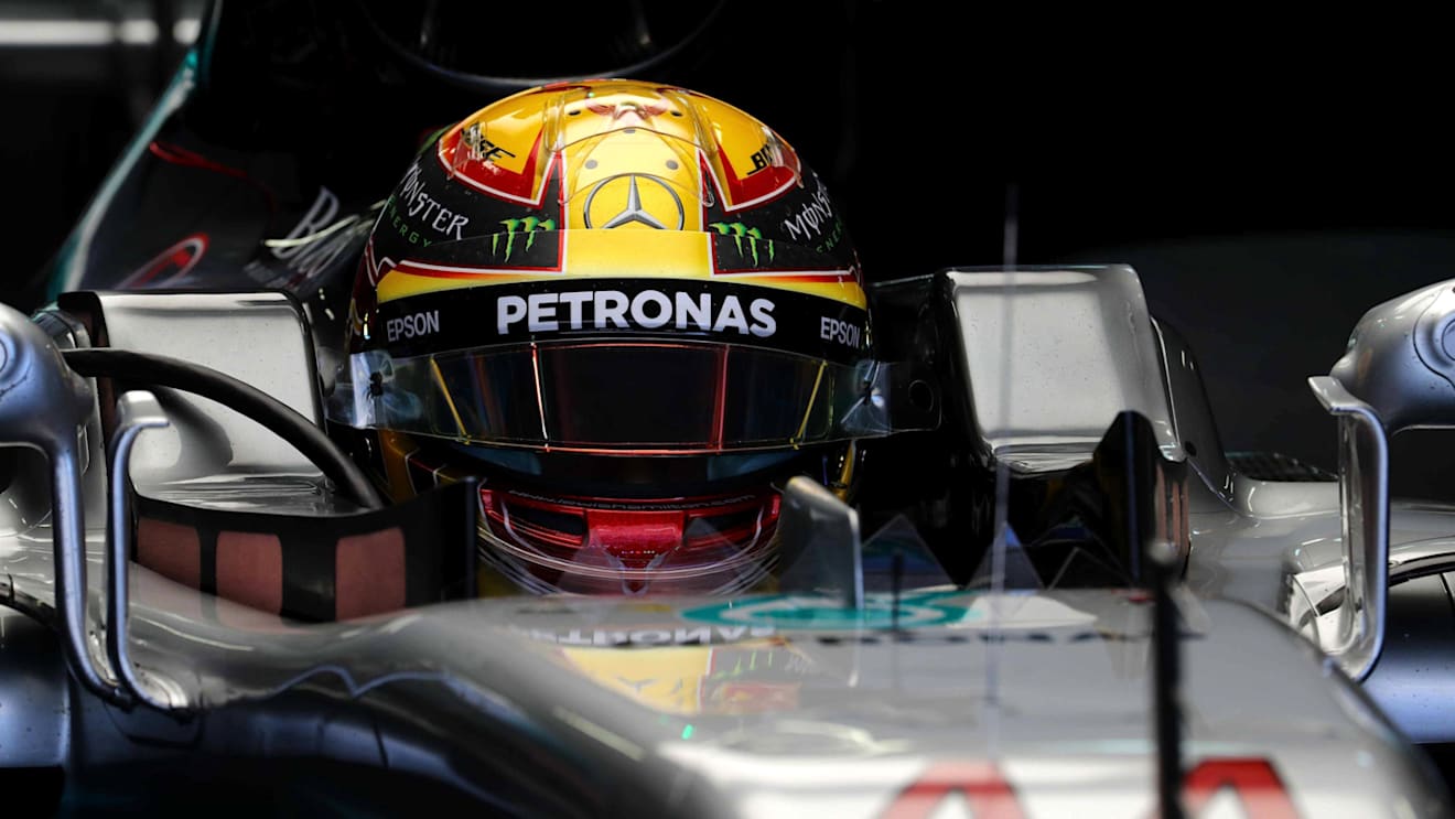 Lewis Hamilton (GBR) Mercedes-Benz F1 W08 Hybrid at Formula One World Championship, Rd4, Russian Grand Prix, Qualifying, Sochi Autodrom, Sochi, Krasnodar Krai, Russia, Saturday 29 April 2017. © Sutton Motorsport Images