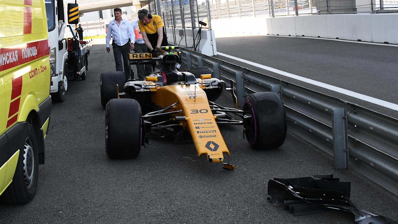 The crashed car of Jolyon Palmer (GBR) Renault Sport F1 Team RS17 in Qualifying at Formula One World Championship, Rd4, Russian Grand Prix, Qualifying, Sochi Autodrom, Sochi, Krasnodar Krai, Russia, Saturday 29 April 2017. © Sutton Motorsport Images
