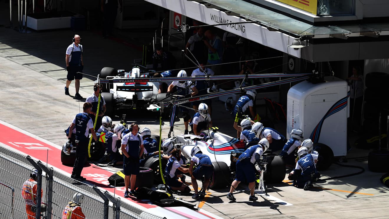 Lance Stroll (CDN) Williams FW40 pit stop at Formula One World Championship, Rd4, Russian Grand Prix, Qualifying, Sochi Autodrom, Sochi, Krasnodar Krai, Russia, Saturday 29 April 2017. © Sutton Motorsport Images